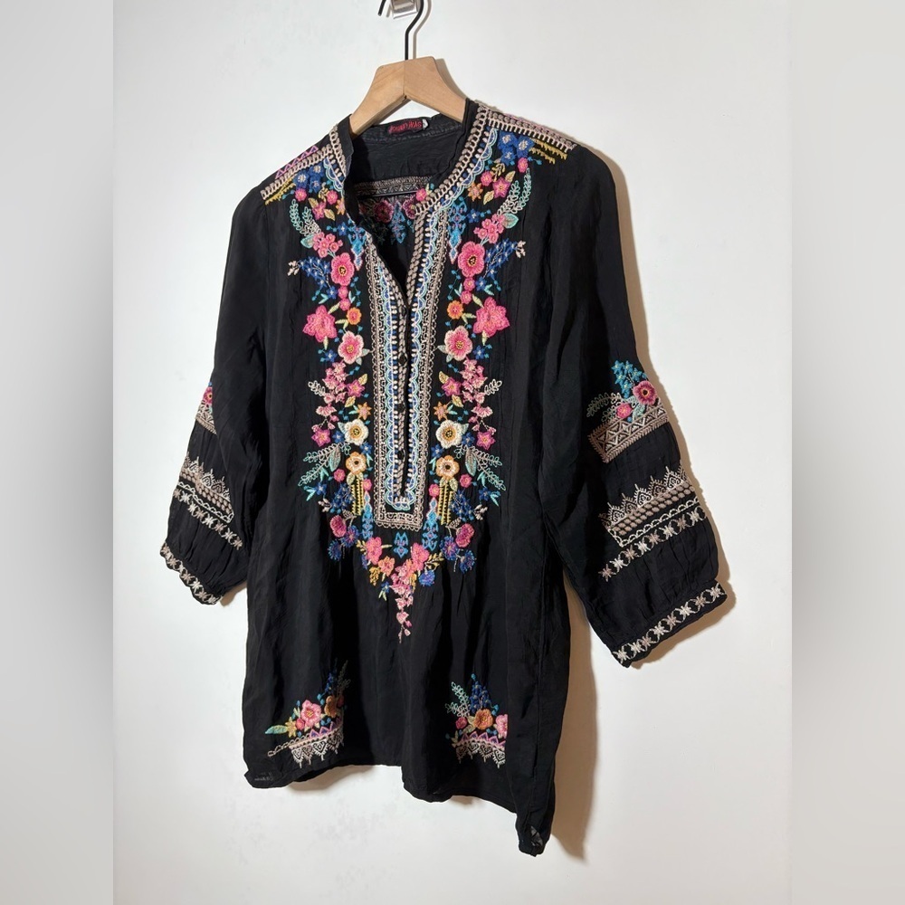 JOHNNY WAS "SARABETH" Embroidered 3/4 Sleeve In Blacke Tunic Top - Picture 4 of 13